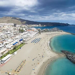 Playa , Лос Кристианос Испания
